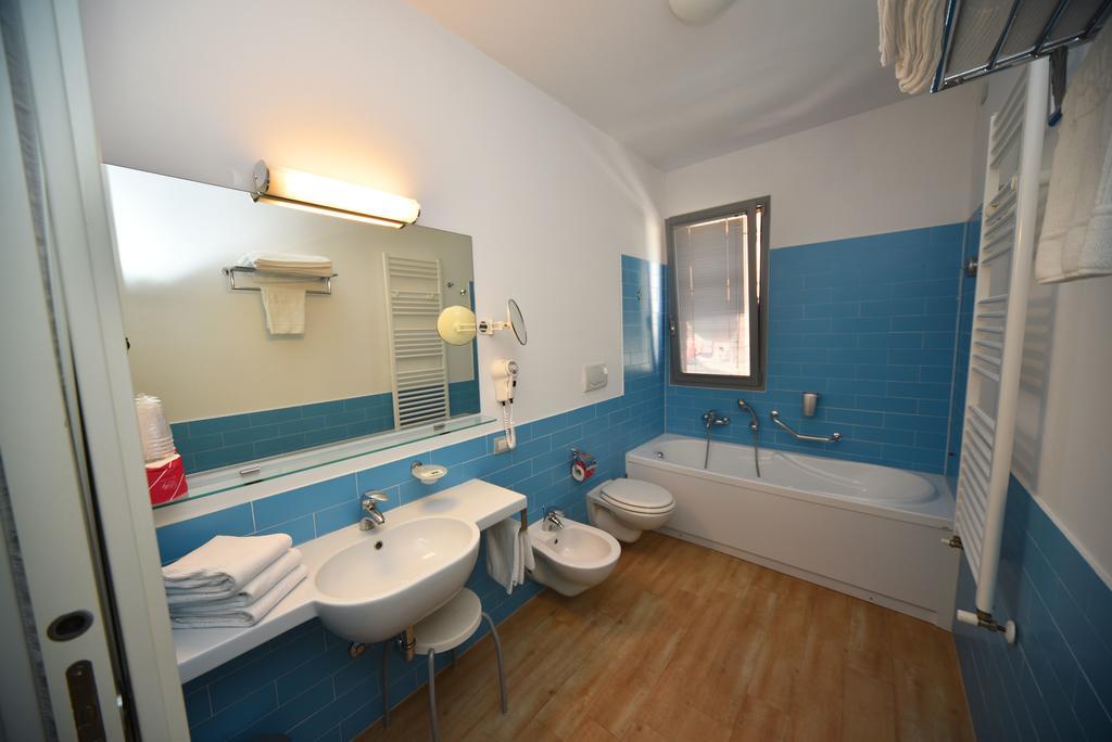 Sound Suite Hotel Riccione Buitenkant foto