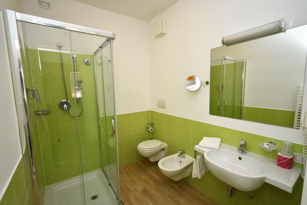 Sound Suite Hotel Riccione Kamer foto